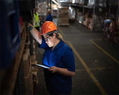 为了保护自己 现在的游戏公司对于盗版已经绞尽脑汁