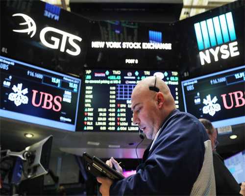 使命召唤手游 突击步枪M13测评攻略和快速刷金皮