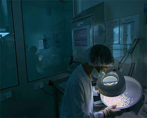 赤手空拳穿越到恐龙世界怎么办？《方舟生存进化》：先造工具生存