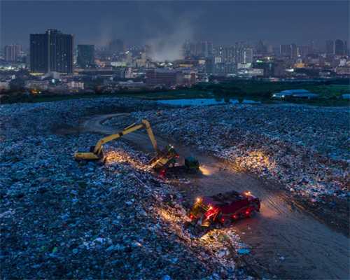 精灵宝可梦：除了宝可梦，精灵球还能抓住什么，能抓住人类吗？